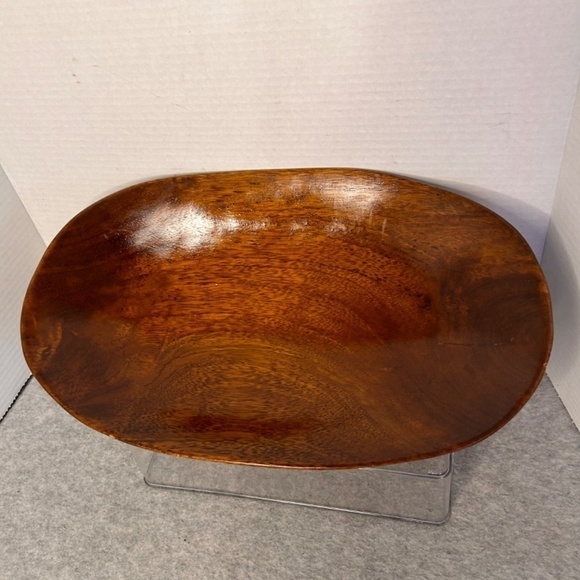 Crate and Barrel Wooden Oval Carved Bowl Made In Thailand Brown 15-1/2x9-1/4x2-3 - Picture 3 of 6